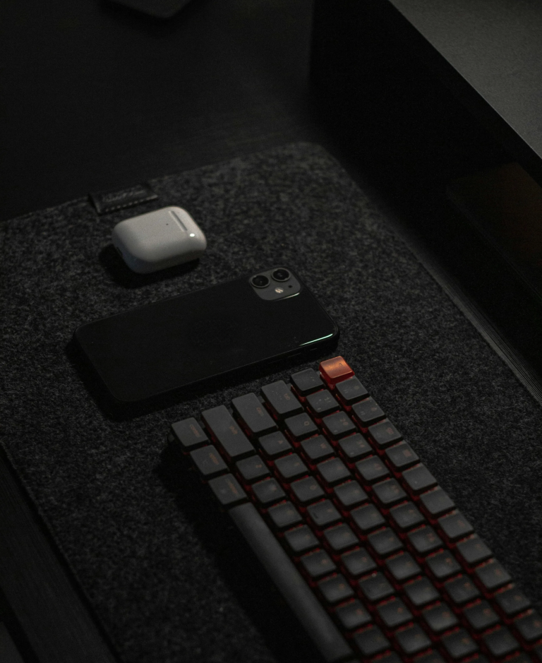 Modern Workstation Showcase 1